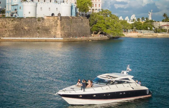 Princess 58 – Luxury Yacht Experience to Palomino Islands