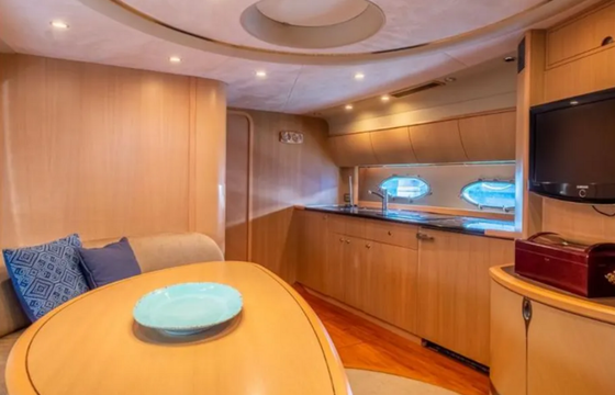 Princess 58 – Luxury Yacht Experience to Palomino Islands