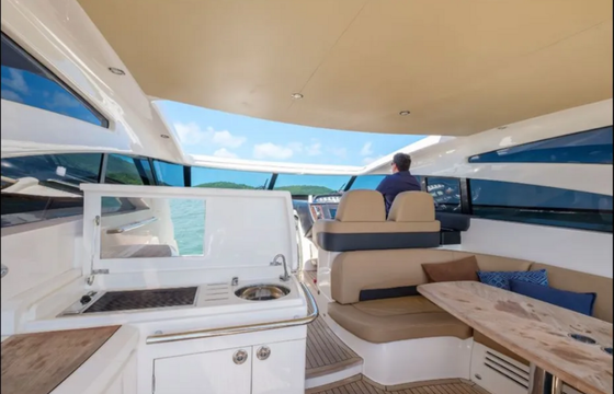 Princess 58 – Luxury Yacht Experience to Palomino Islands