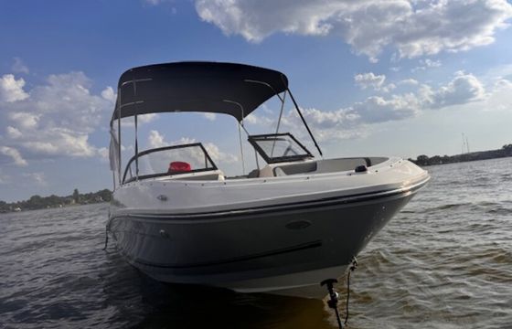 2017 Bayliner VR5 Get On The Lake &amp; GO!