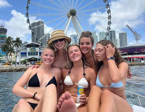 Enjoy "Venezzia" in Miami with Sundancer II 44FT!