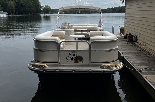 Luxurious 25ft G3 Sun Catcher Pontoon Boat, 12 People, Private Side
