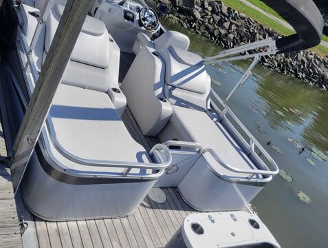 AWESOME AVALON PONTOON