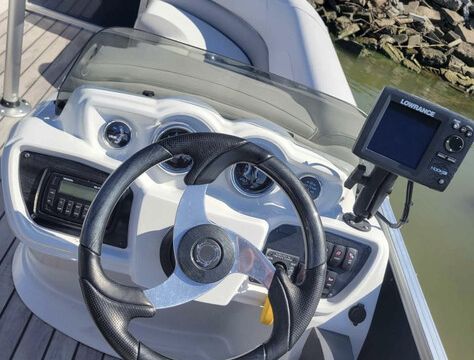 AWESOME AVALON PONTOON
