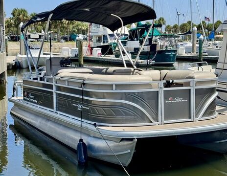 2024 Suntracker Party Barge in Daytona Beach for intracoastal fun!
