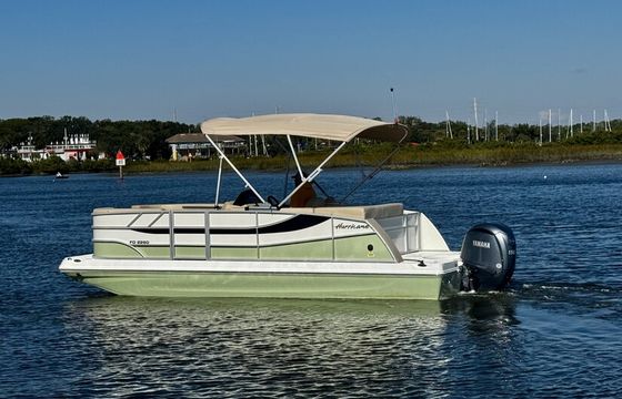 Seafoam Hurricane- Spacious Pontoon Layout &amp; Premium Features