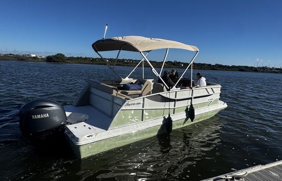 Seafoam Hurricane- Spacious Pontoon Layout &amp; Premium Features