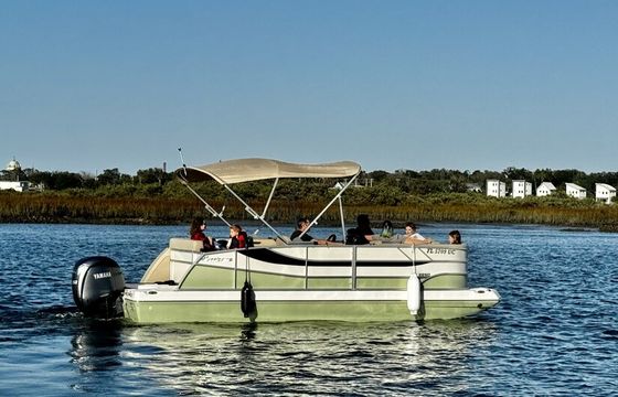 Seafoam Hurricane- Spacious Pontoon Layout &amp; Premium Features