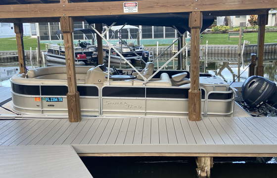 Pontoon FUN in Downtown Tavares on the Harris Chain of Lakes
