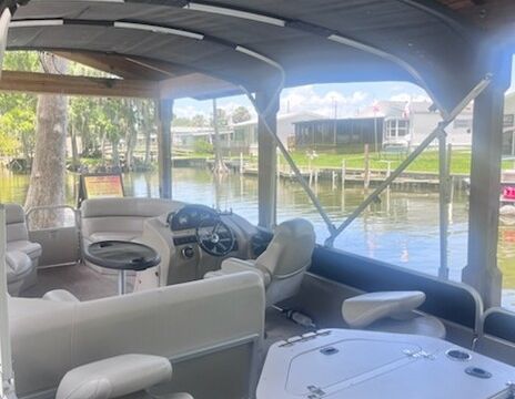 Pontoon FUN in Downtown Tavares on the Harris Chain of Lakes
