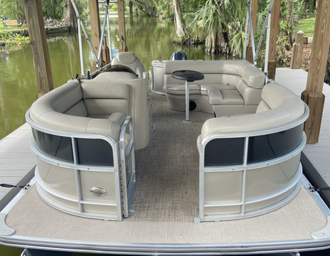 Pontoon FUN in Downtown Tavares on the Harris Chain of Lakes