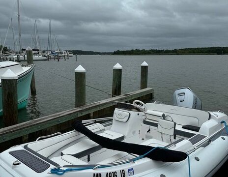 High end boat with the smooth, dry ride! Eastern Shore Boat Vacation!