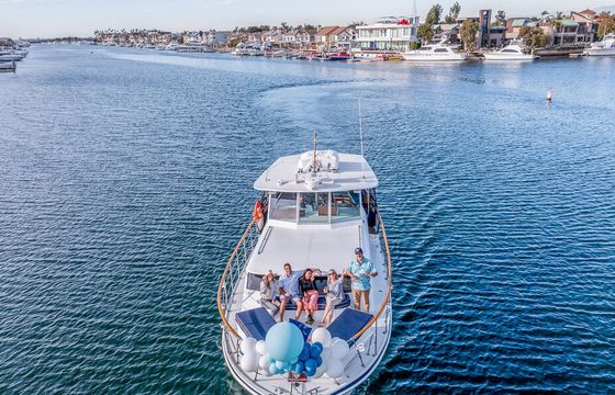 30-Passenger Luxury Yacht for Harbor Cruises in Huntington Beach