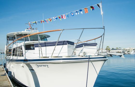 30-Passenger Luxury Yacht for Harbor Cruises in Huntington Beach