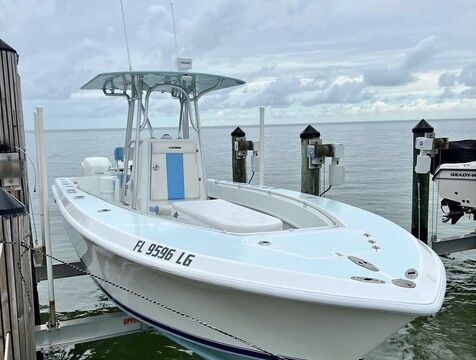 28ft Contender - Captained fishing and snorkeling trips