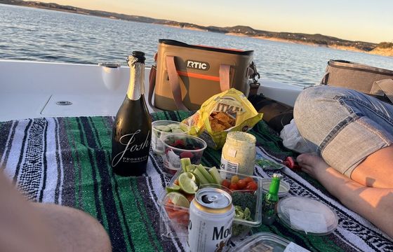 Mako Fish and Picnic Skiff – Dates, Fishing, Exploring Austin
