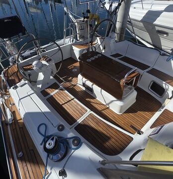 Sail San Diego Bay aboard a French Yacht (Complimentary Champagne!)