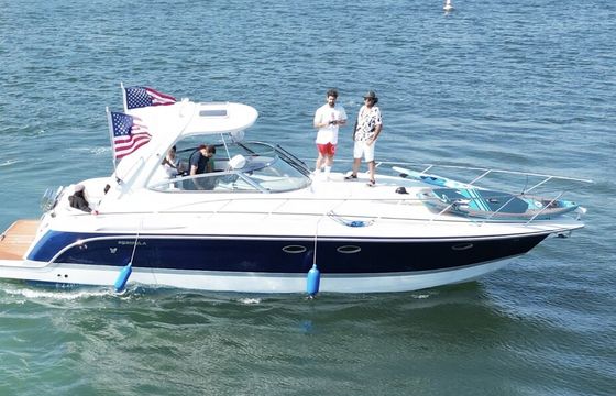 40ft Luxury Performance Cruiser. Perfect for parties and cruises.