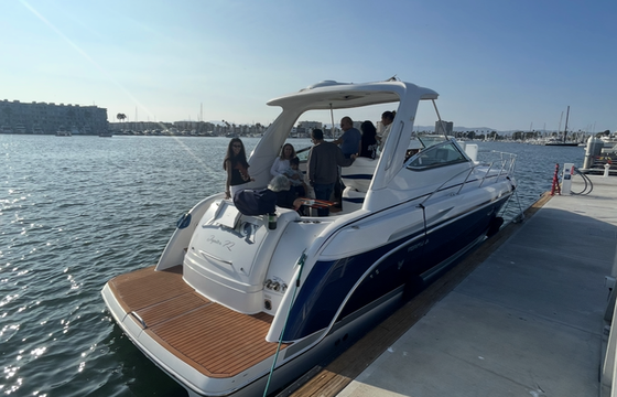 40ft Luxury Performance Cruiser. Perfect for parties and cruises.