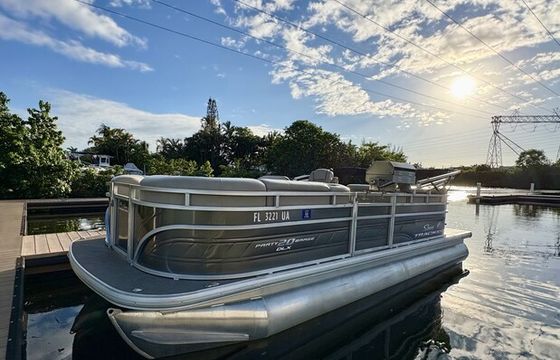 Amazing Pontoon Escape for 8 Party Adventure