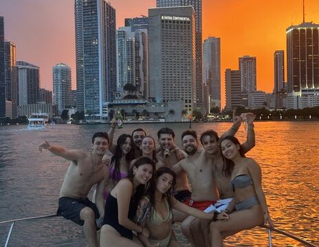 37ft Sea Ray Sundancer Yacht in Miami, Florida!