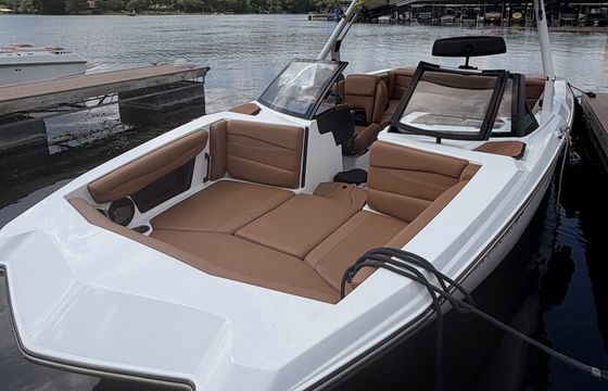 Luxury Lake Austin Experience | Axis A225