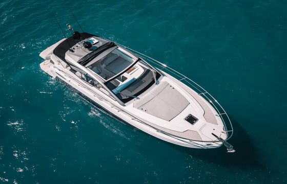 Azimut Yacht | Charter up to 13