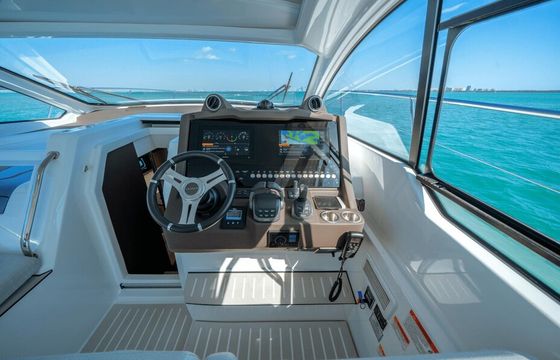 Azimut Yacht | Charter up to 13