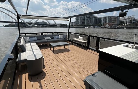 New Privé DC largest pontoon boat