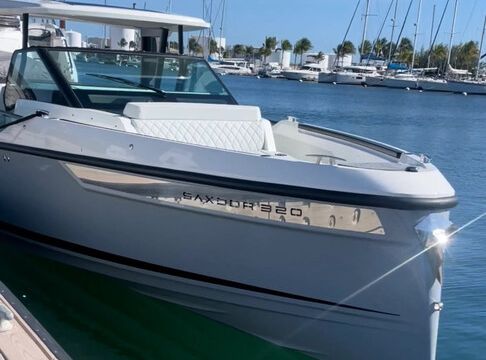Sexiest boat you can rent on Lake Norman!
