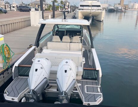 Sexiest boat you can rent on Lake Norman!