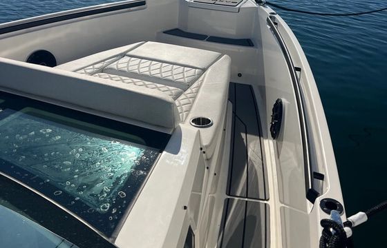 Sexiest boat you can rent on Lake Norman!