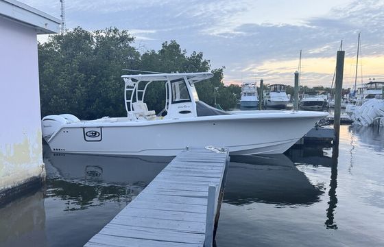 28’ Sea Hunt Gamefish CoffinBox  Premier Fishing and Sandbar Adventure