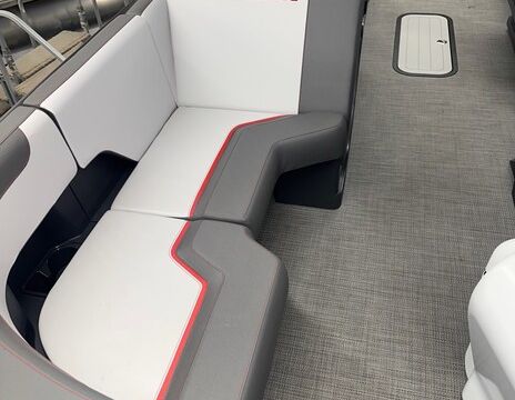 2024 Manitou Cruise Switchback 22 Max Pontoon *Private Side Only*