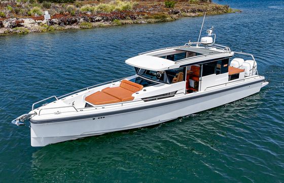 Sonder | Modern Axopar 37 Yacht for Celebrations and Charters