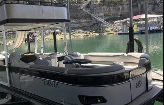 25Ft Avalon Funship W/Slide – Lake Travis