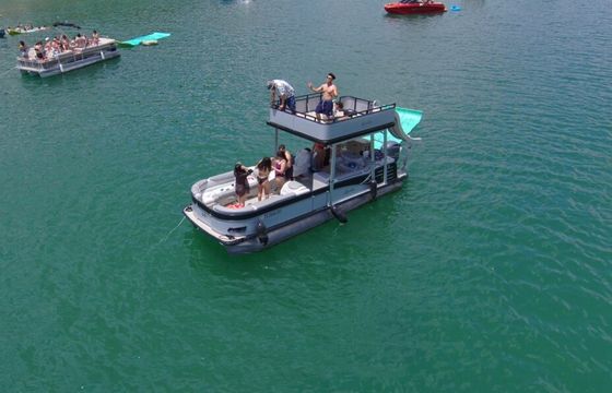 25Ft Avalon Funship W/Slide – Lake Travis