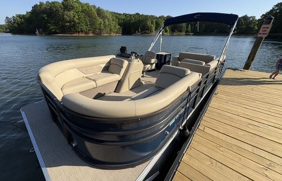 LakeWylieCruzin#3-Includes Gas/Ice/Floats-Boat in Lake-Ready to Board!