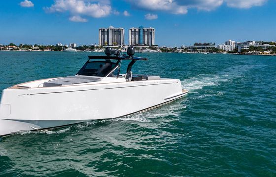50' Pardo - SLEEK, STYLISH, LUXURY