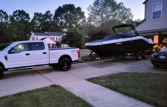 Very fast and pretty Bayliner deck boat