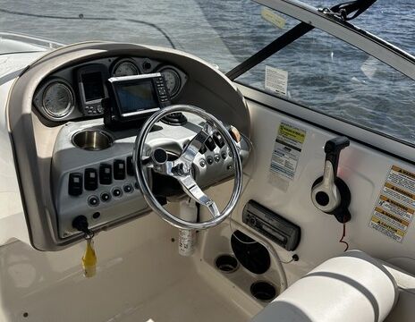 Hurricane SunDeck 237 with Yamaha 250 seating for up to 12
