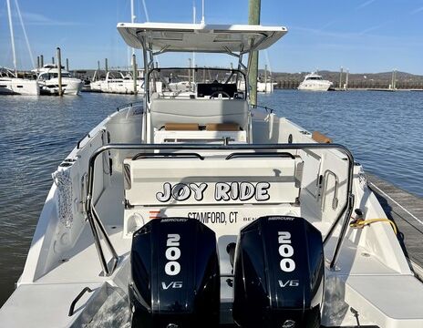 Explore the Long Island Sound in Comfort and Style