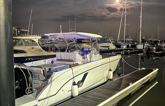 Explore the Long Island Sound in Comfort and Style
