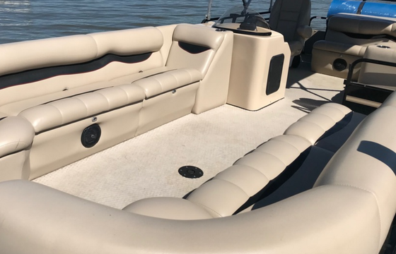 Encore Pontoon in Lake of the Ozarks!