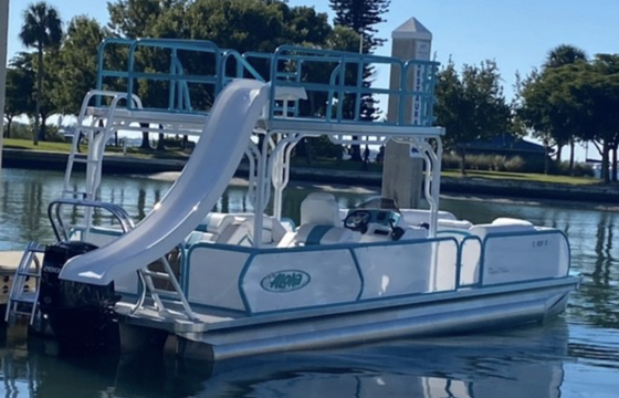 Aloha 26 Sundeck with Slide – Hidden Cove