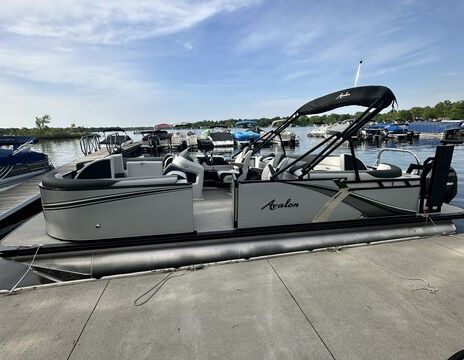 25ft TriToon Available in Dover, MI!