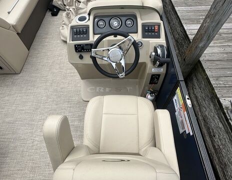 24ft Crest Tritoon 150Hp on Lake St. Clair 1 FREE HR