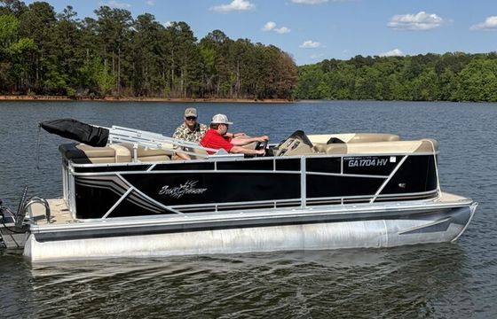 Sunny 20' Sunchaser Pontoon — Seats 10, Pet-Friendly