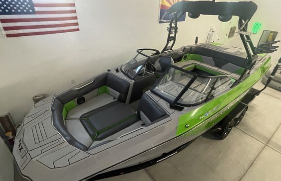 2022 Moomba Max– Wakeboard, Tube & Cruise Lake Pleasant with a Captain