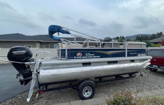 The Float Fund — Lake Washington’s Favorite Party Barge